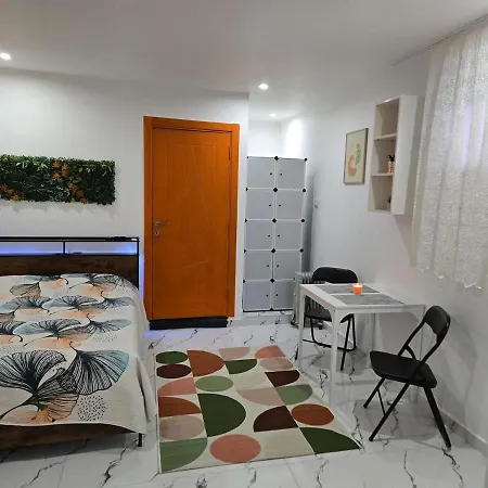 Cozy Renovated Comfort Practicality 아파트 Bourgoin-Jallieu