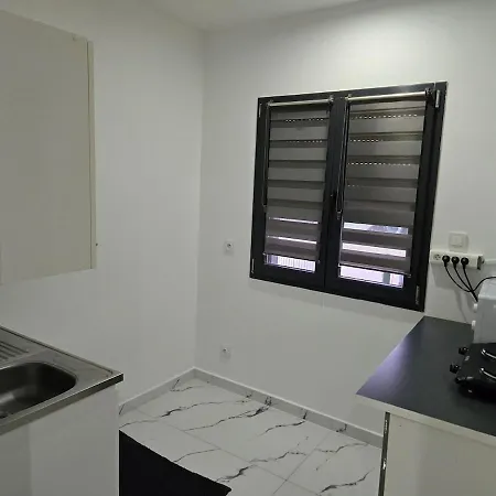 Cozy Renovated Comfort Practicality 아파트 Bourgoin-Jallieu