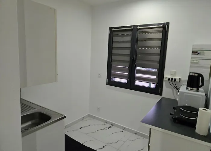 Cozy Renovated Comfort Practicality 아파트 Bourgoin-Jallieu
